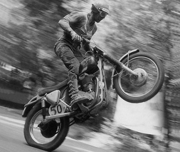 Rolf Tibblin : le saut de l'Aqua Minerale a Imola Rolf Tibblin : le saut de l'Aqua Minerale a Imola